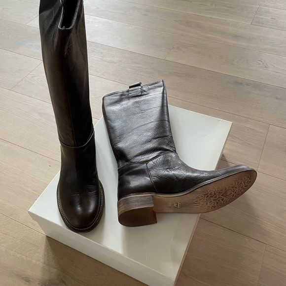 Gorgeous Gerard Darrel Boots from Paris - Picture 2 of 5